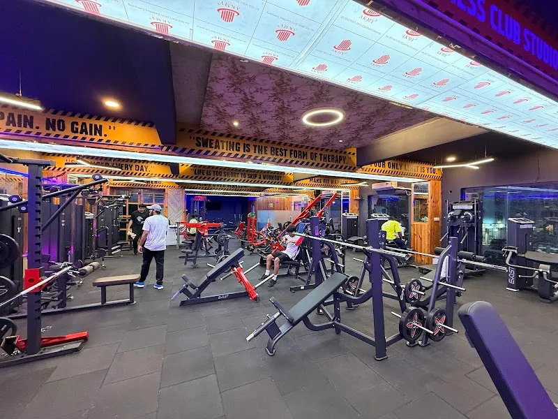Fitness Club Studio, Kopar Khairne