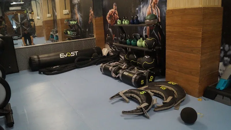 Fitness Club Studio, Kopar Khairne