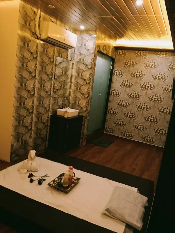 Renovar Massage Spa - Top-Rated Spa In Charni Road Colaba and Fort