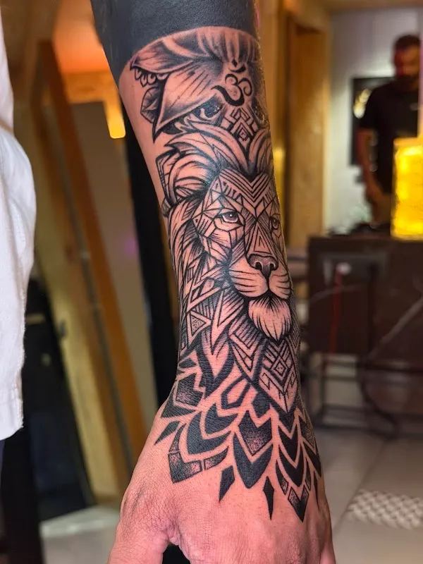 Black Poison Tattoo Studio