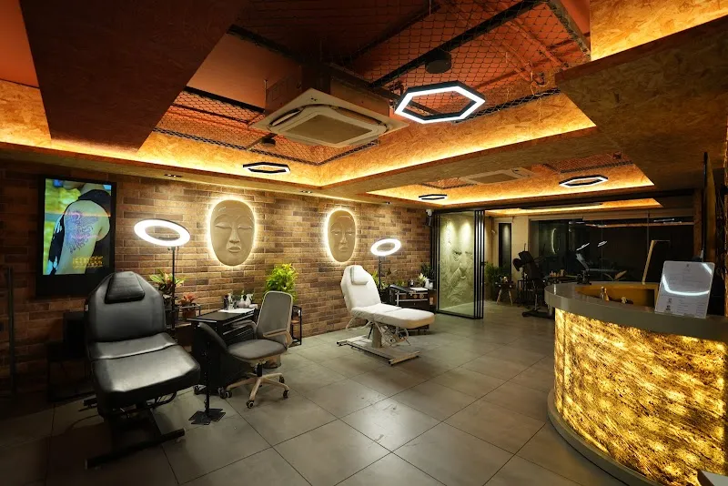 Black Poison Tattoo Studio