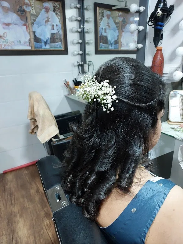 Classy Curlss Salon & Makeup Studio