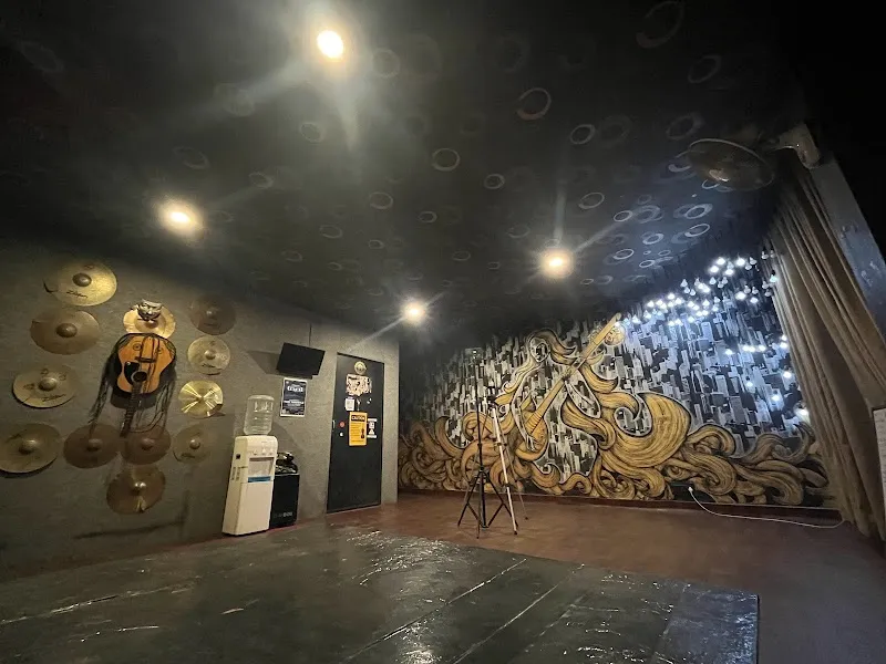 The Loyal Studios (Loyal Jamming Studio - Jampad)