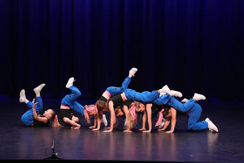 T N T Dance Studio