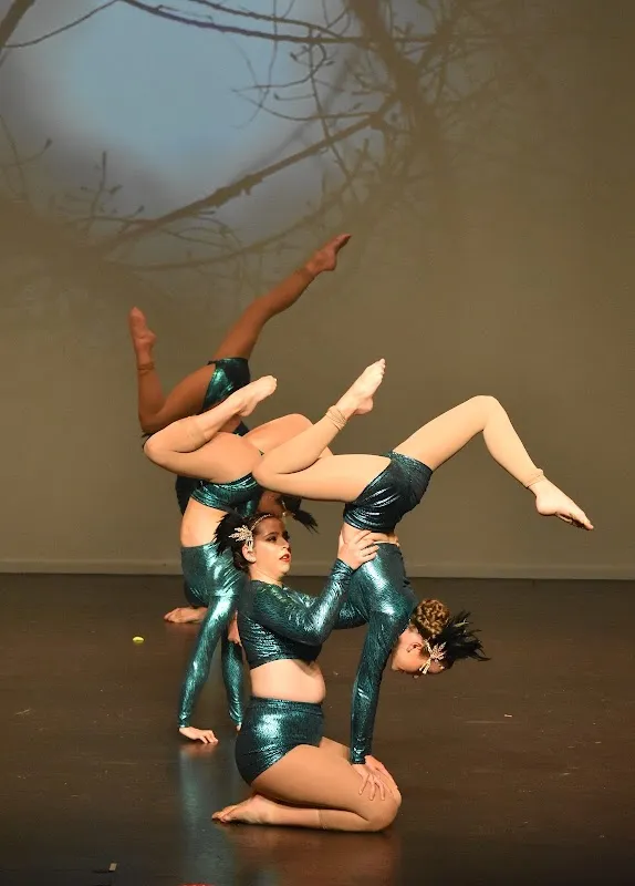 T N T Dance Studio