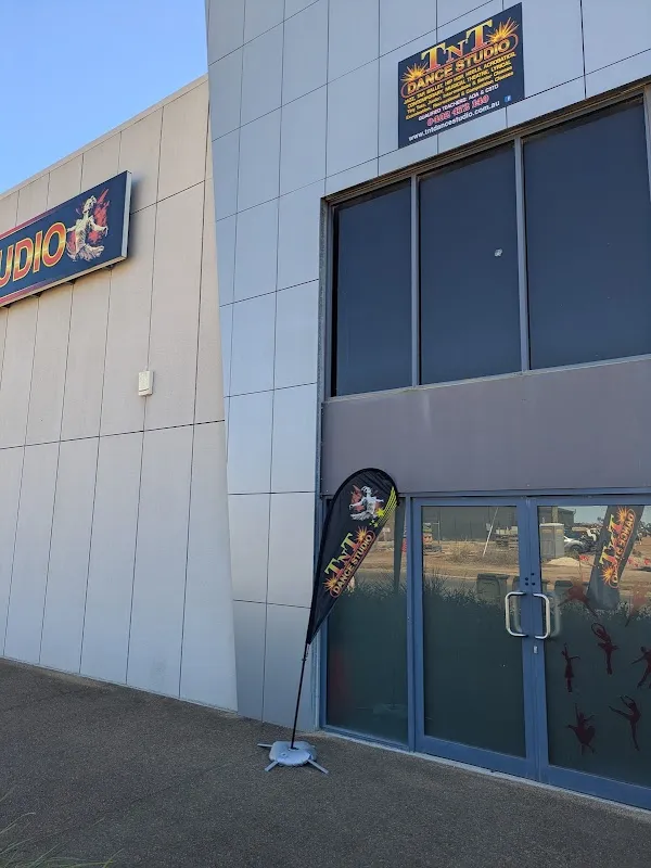 T N T Dance Studio