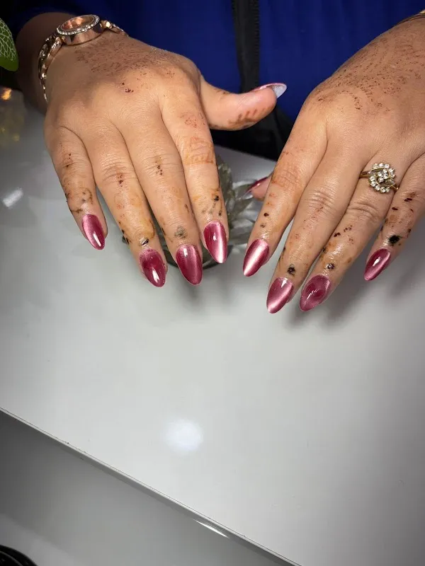 Awesome Nails Studio and Tattoos