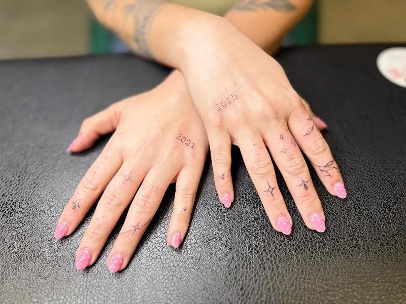 6 Tattoo Studio
