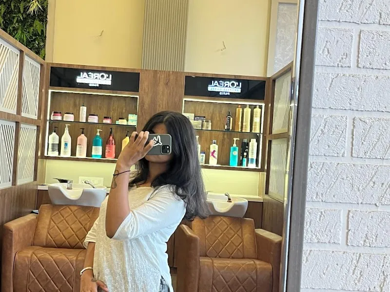 VARAD SALON