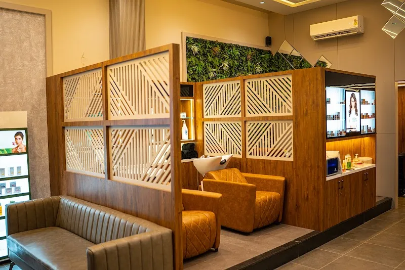 VARAD SALON