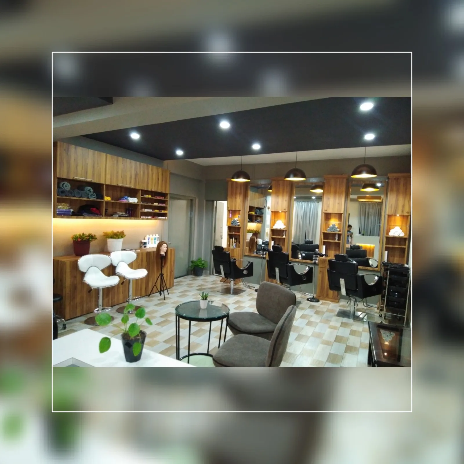 Varte Premier Salon