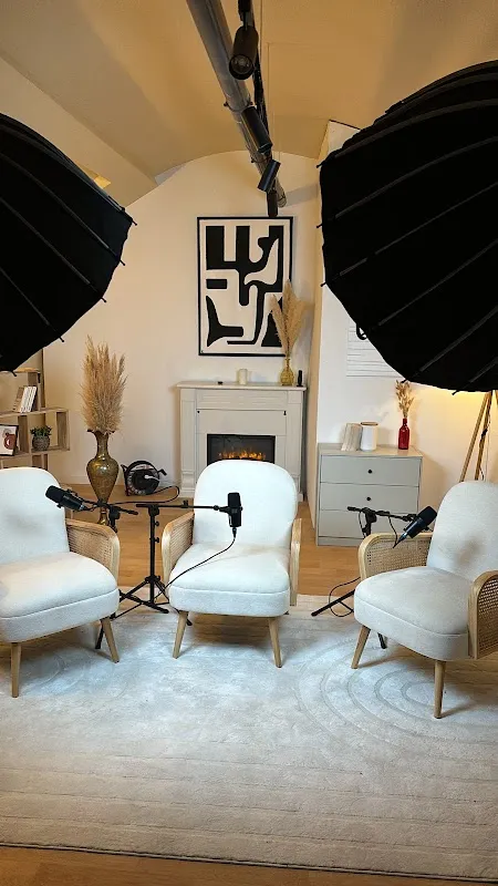 Podspace Paris - Montmartre | Studio d'enregistrement de podcast vidéo & création de contenu