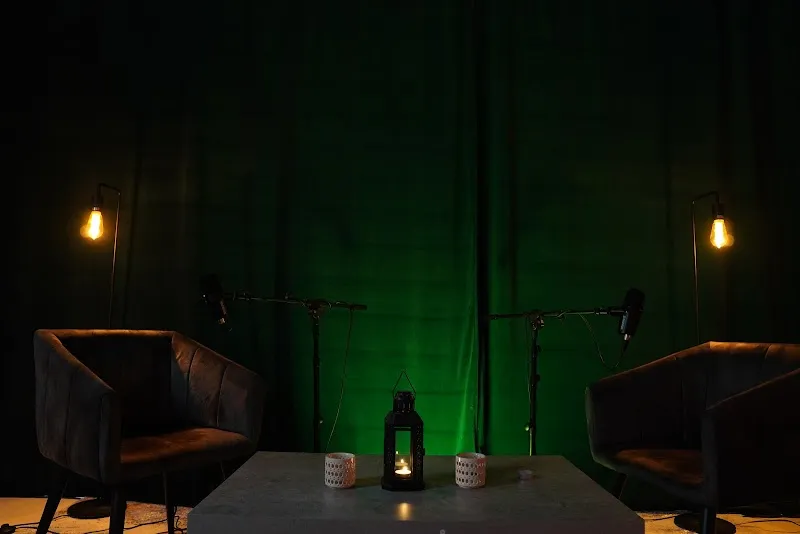Podspace Paris - Montmartre | Studio d'enregistrement de podcast vidéo & création de contenu