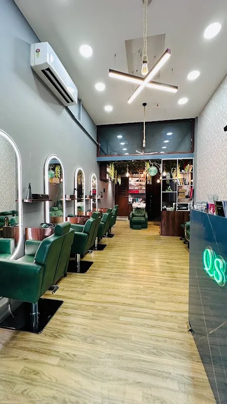 Qualita Salon Unisex Beauty Salon in Mulund west | Best Hair Colour, Hair Stylist & Nail art Salon Near me Yogi hills