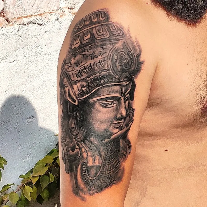 Travellers Ink - Best Tattoo Artists in South Mumbai, Piercing Studio & Laser Services, call to book your appointment now.