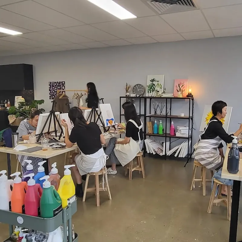THE CANVAS. ART STUDIO
