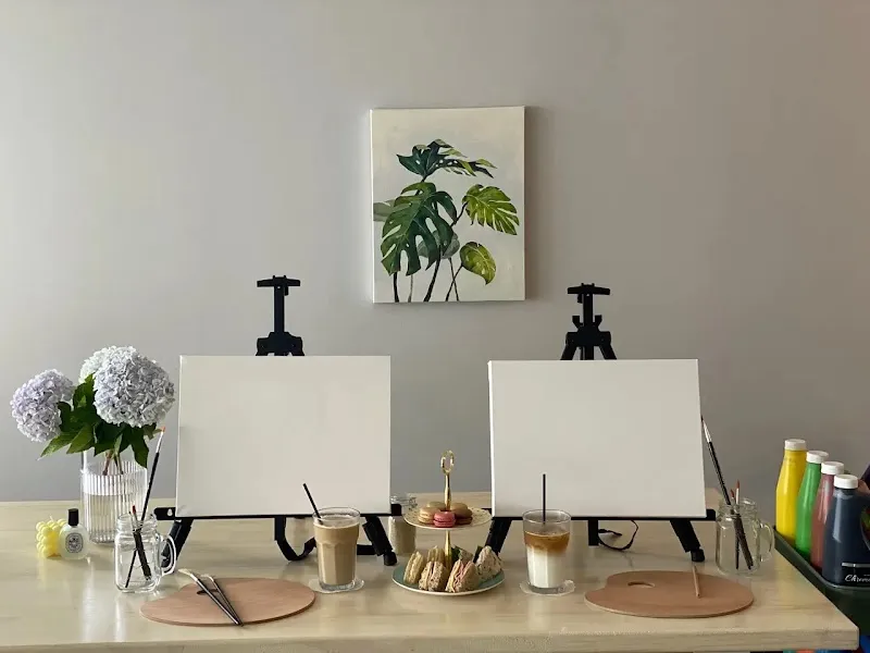 THE CANVAS. ART STUDIO