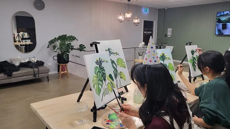THE CANVAS. ART STUDIO