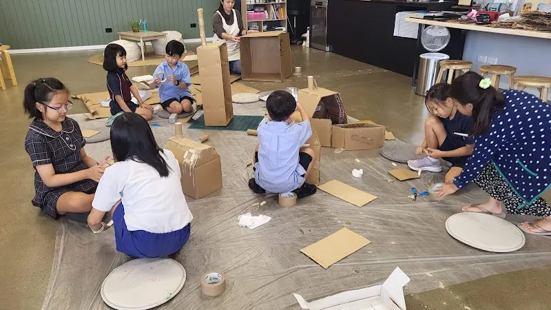 THE CANVAS. ART STUDIO