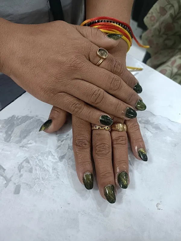 Amit Beauty Parlour