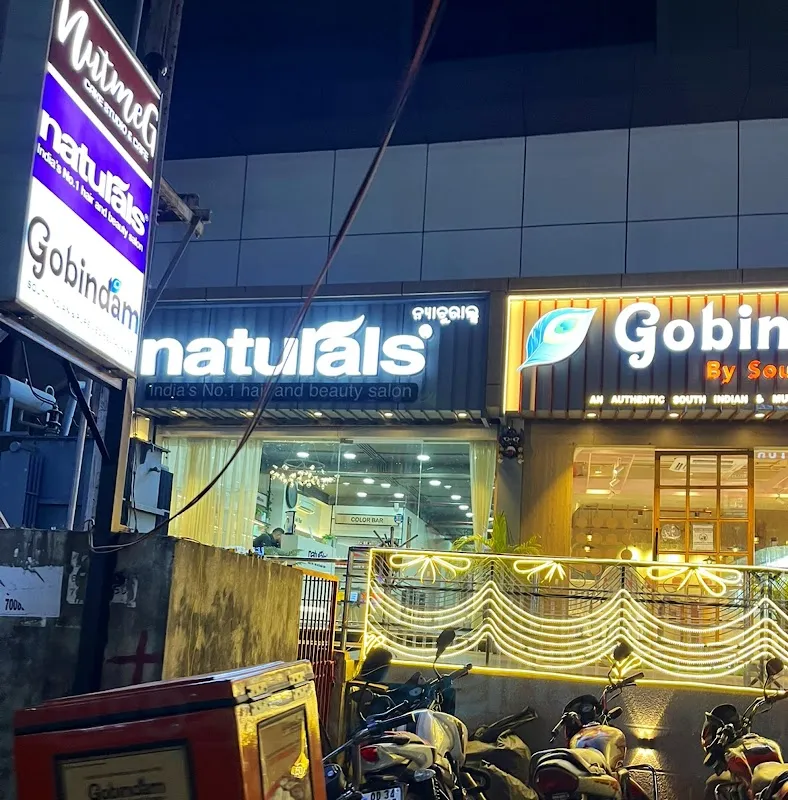 Naturals Salon and Spa