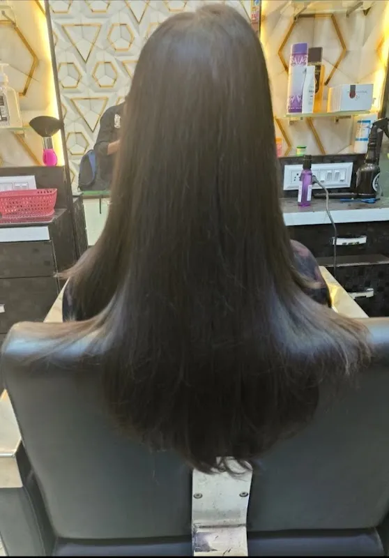 VRoyal The Family Salon