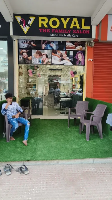 VRoyal The Family Salon