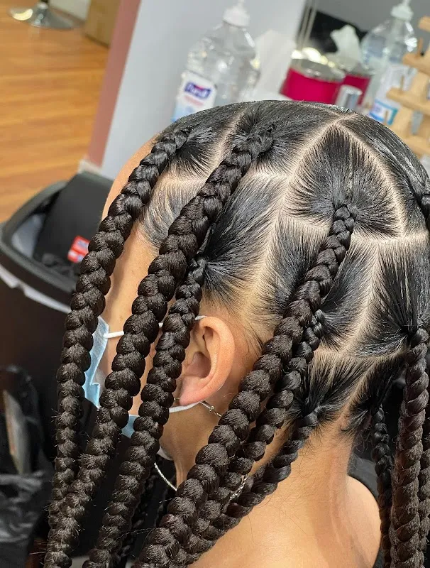 Akaish Styles and Beauty