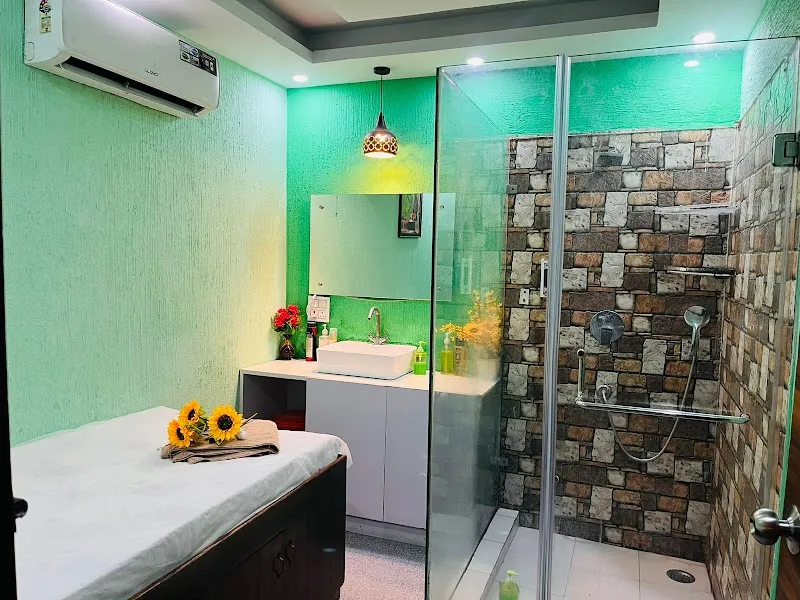 Queiro Unisex Massage Spa Patel Nagar - Luxury Spa In Patel Nagar Delhi