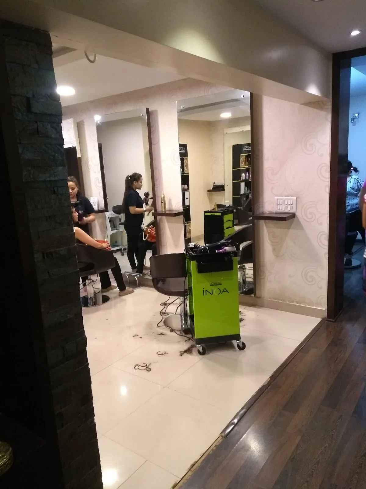 Viola Salon