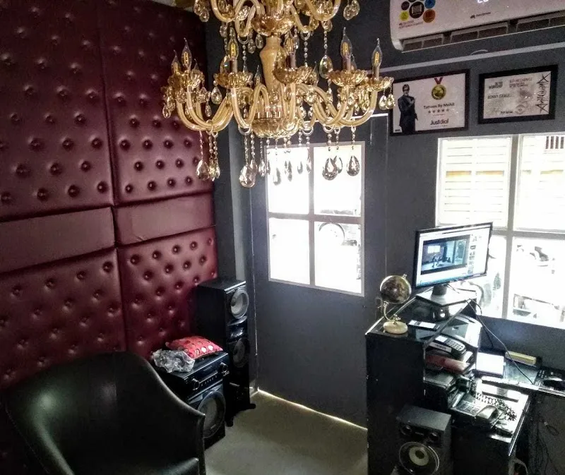 Ark Tattoo & Piercing Studio