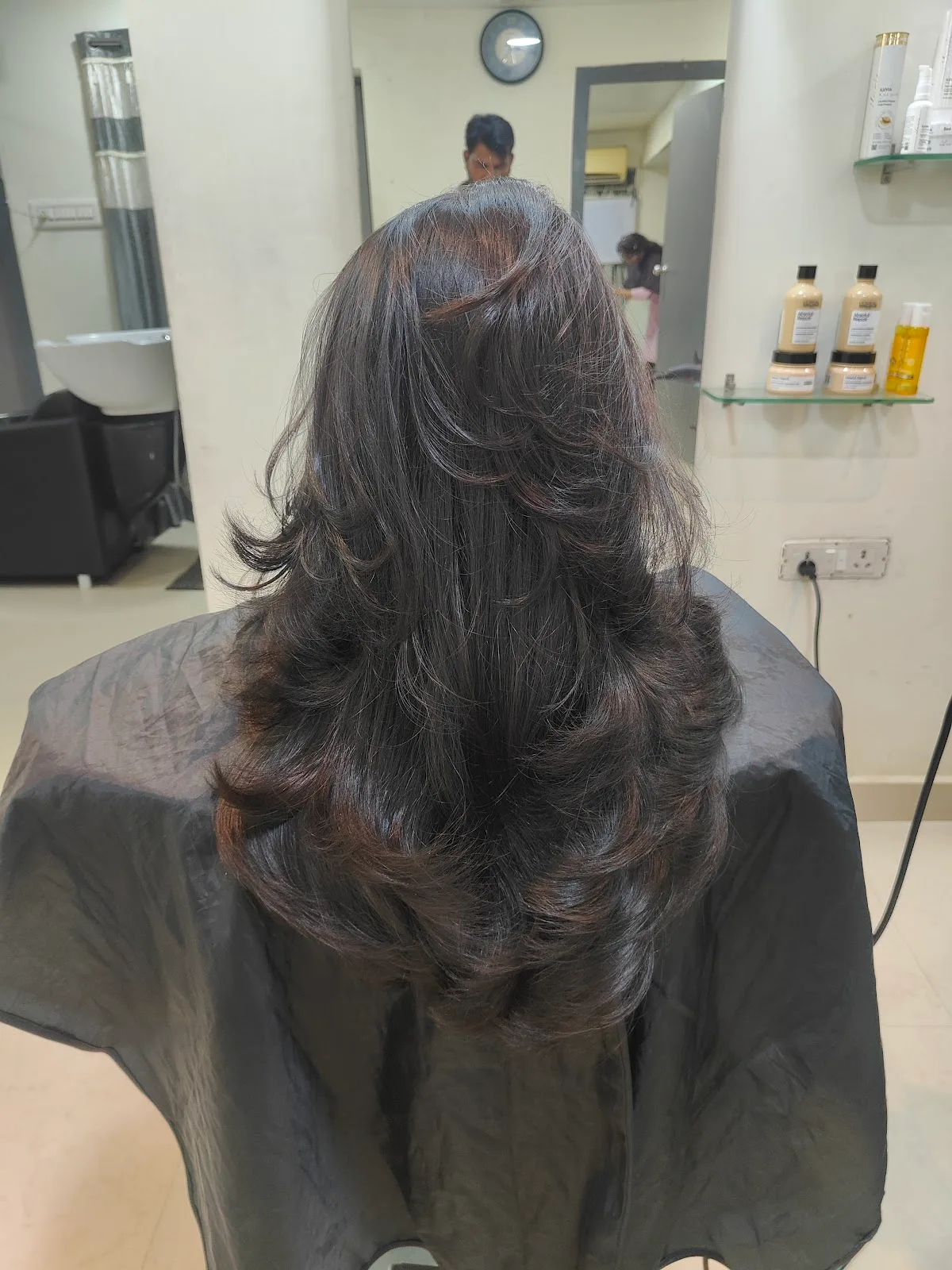 GLOSSY STYLING STUDIO