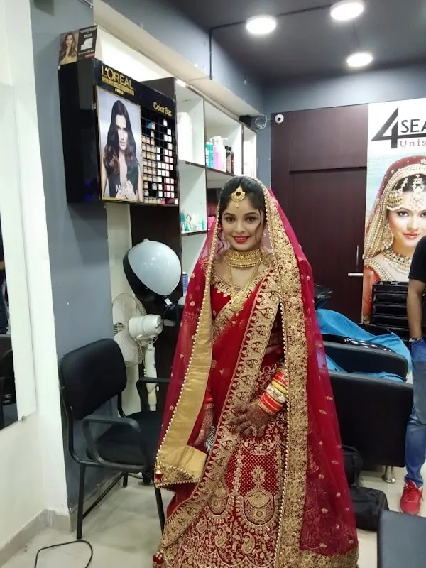 4season unisex salon- Best makeup salon, Best Straightening Salon, Best Keratin Salon in Bhubaneswar.