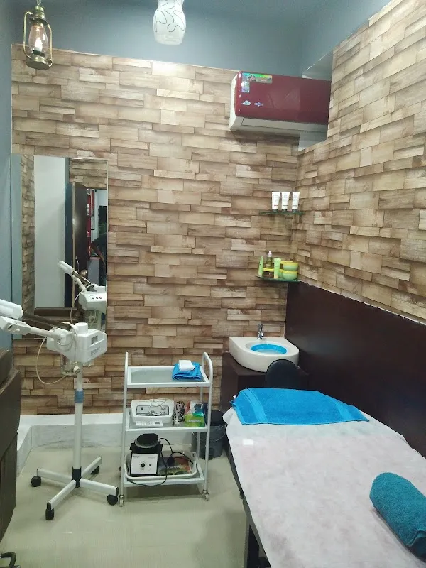 4season unisex salon- Best makeup salon, Best Straightening Salon, Best Keratin Salon in Bhubaneswar.