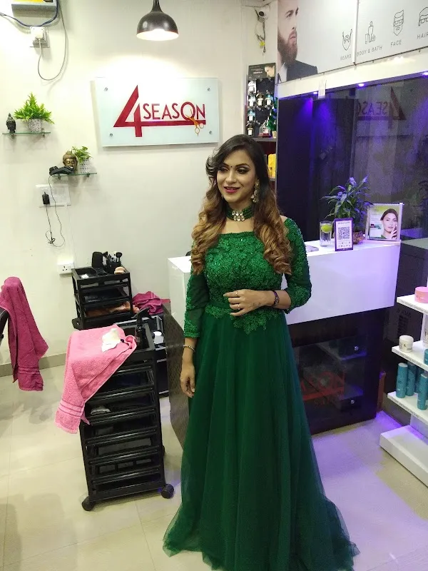 4season unisex salon- Best makeup salon, Best Straightening Salon, Best Keratin Salon in Bhubaneswar.