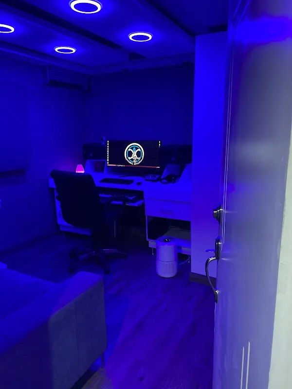 C & C MUSIC STUDIO