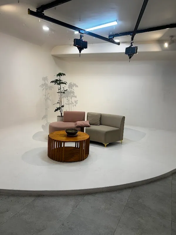 Everest Studios