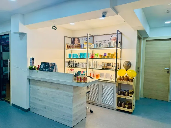 Lakme Salon For Him and Her in Devi Das Lane,Borivali,Mumbai