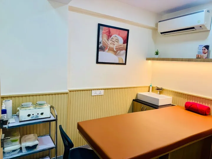 Lakme Salon For Him and Her in Devi Das Lane,Borivali,Mumbai