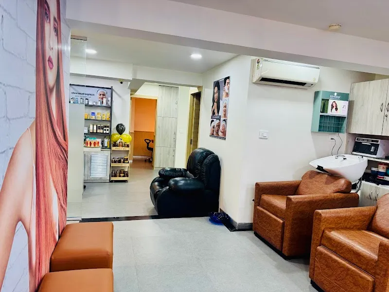 Lakme Salon For Him and Her in Devi Das Lane,Borivali,Mumbai