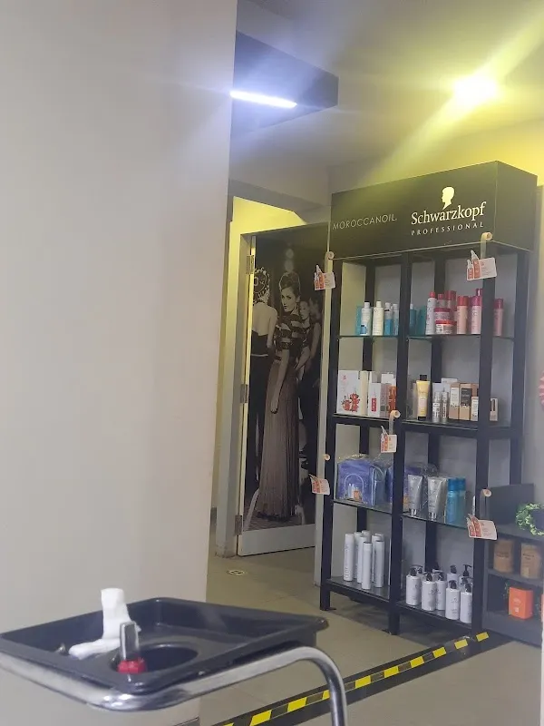 Lakme Salon For Him and Her in Devi Das Lane,Borivali,Mumbai