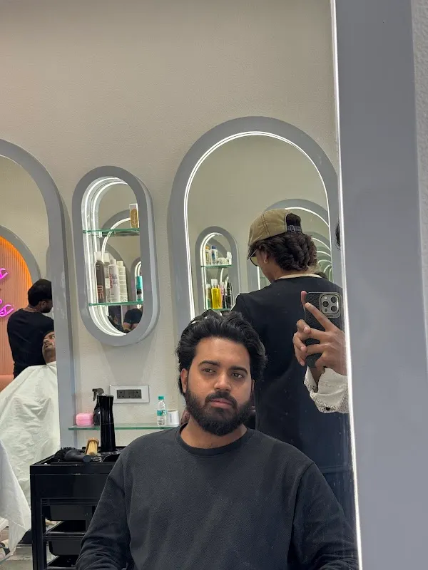 Divas & Dudes Luxury Salon