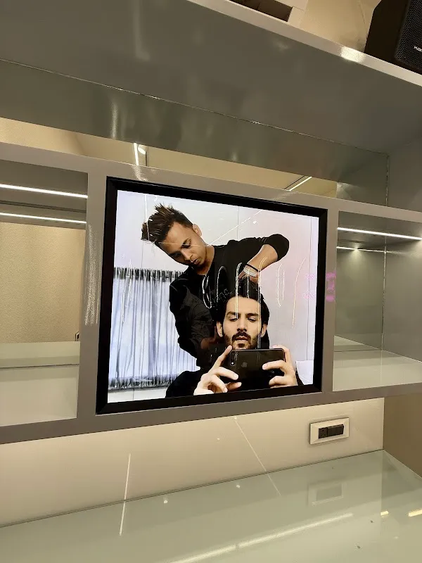 Divas & Dudes Luxury Salon