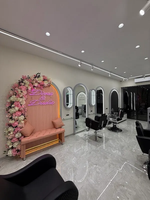 Divas & Dudes Luxury Salon
