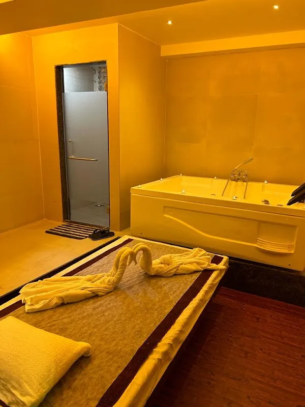 Richy Salon and Spa - Best Spa In Mumbai Central