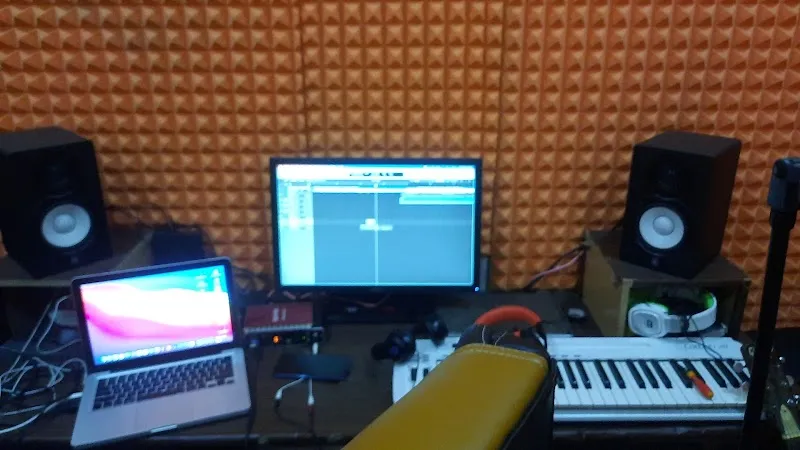 ITSDJKing Productions Music Recording Studio
