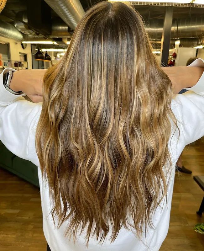 Roots & Mane Hair Studio