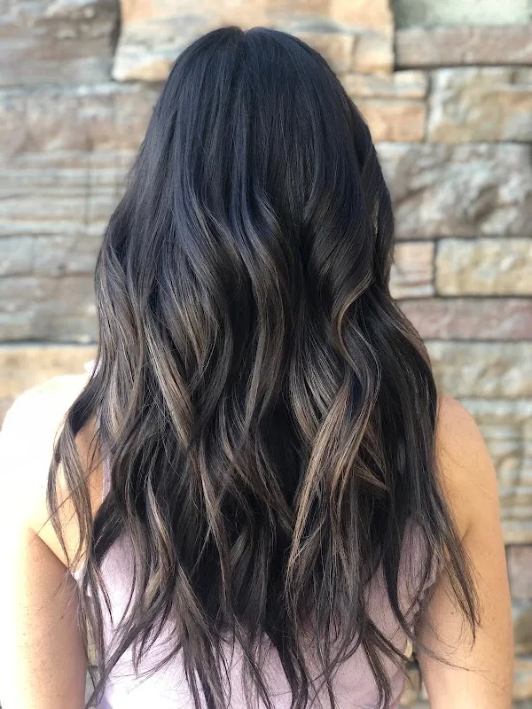 Roots & Mane Hair Studio
