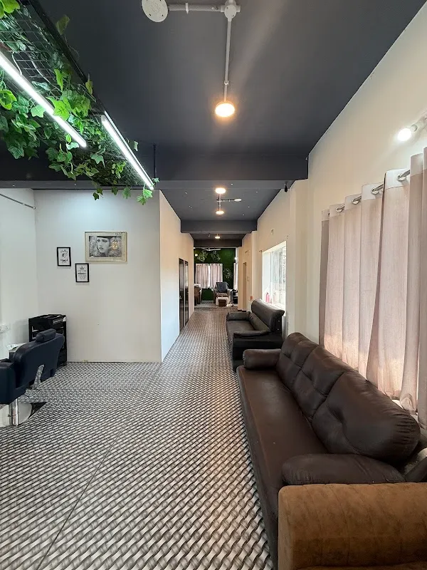 swag unisex hair saloon