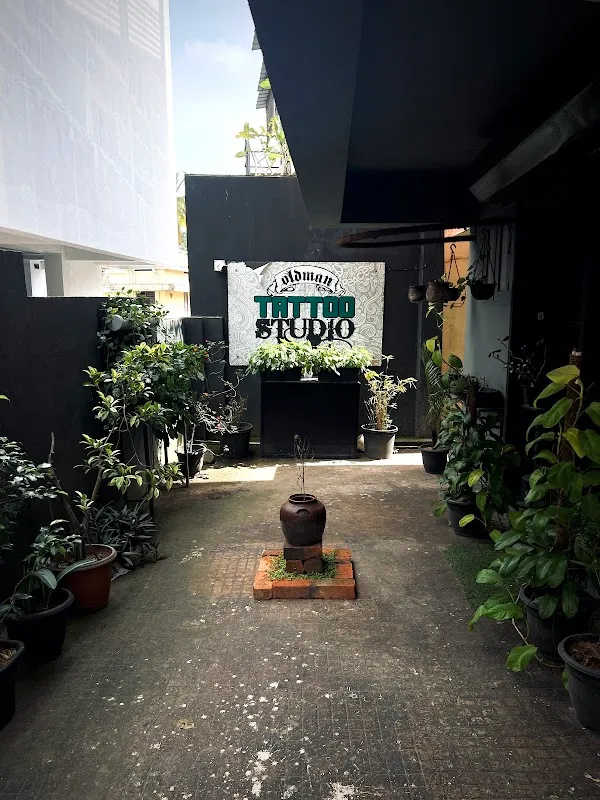 Oldman Tattoo & Piercing Studio | Training School
